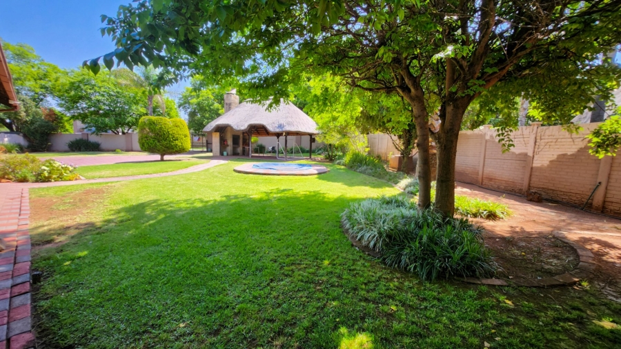 4 Bedroom Property for Sale in Wilkoppies North West
